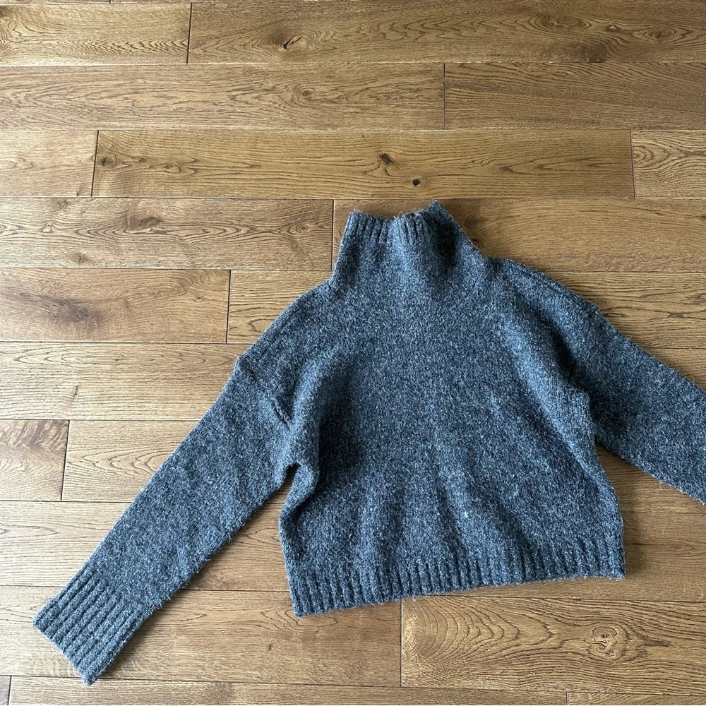Anthropologie PILCRO Boxy Gray Turtleneck Sweater XS - Picture 2 of 6